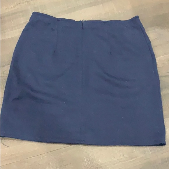 Cute patterned mini skirt. Small - Picture 2 of 6